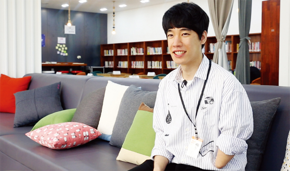 블룸워크 김정은 디지인 팀장 인터뷰 사진