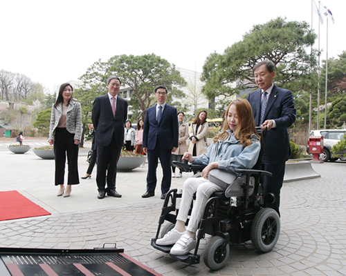 성균관대학교 2019 장애학생 이동지원 차량 도입 사진