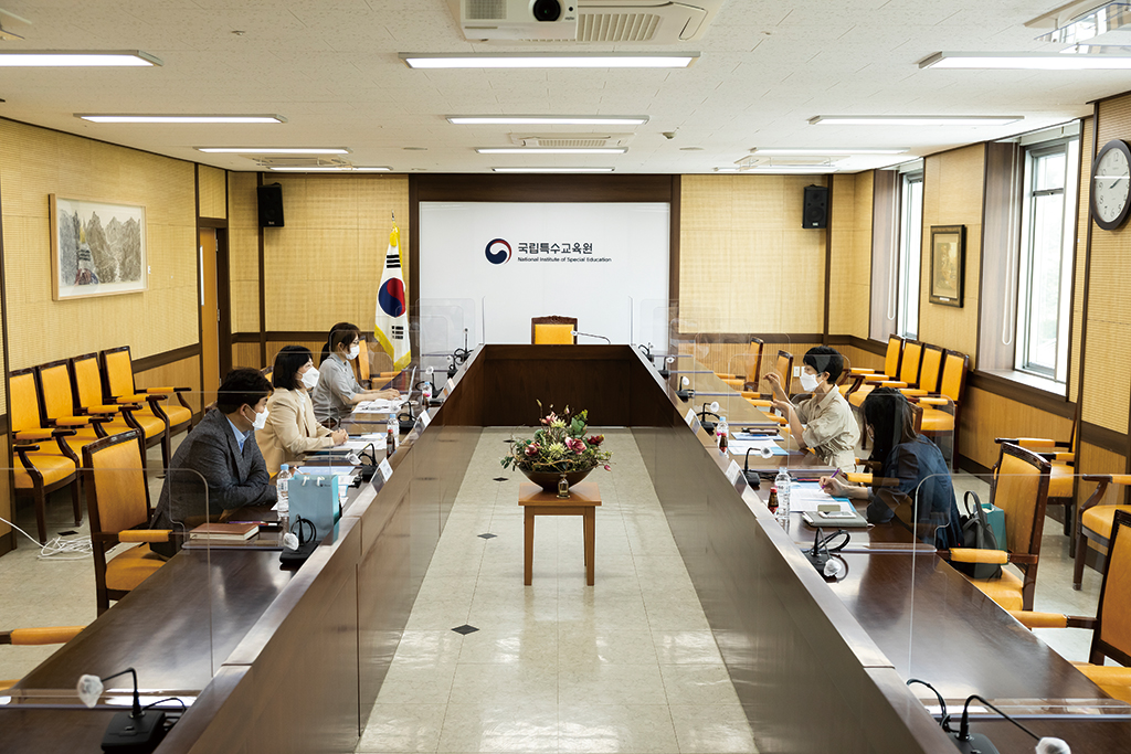 좌담회 모습
