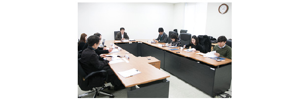 좌담회 토론 모습(1)