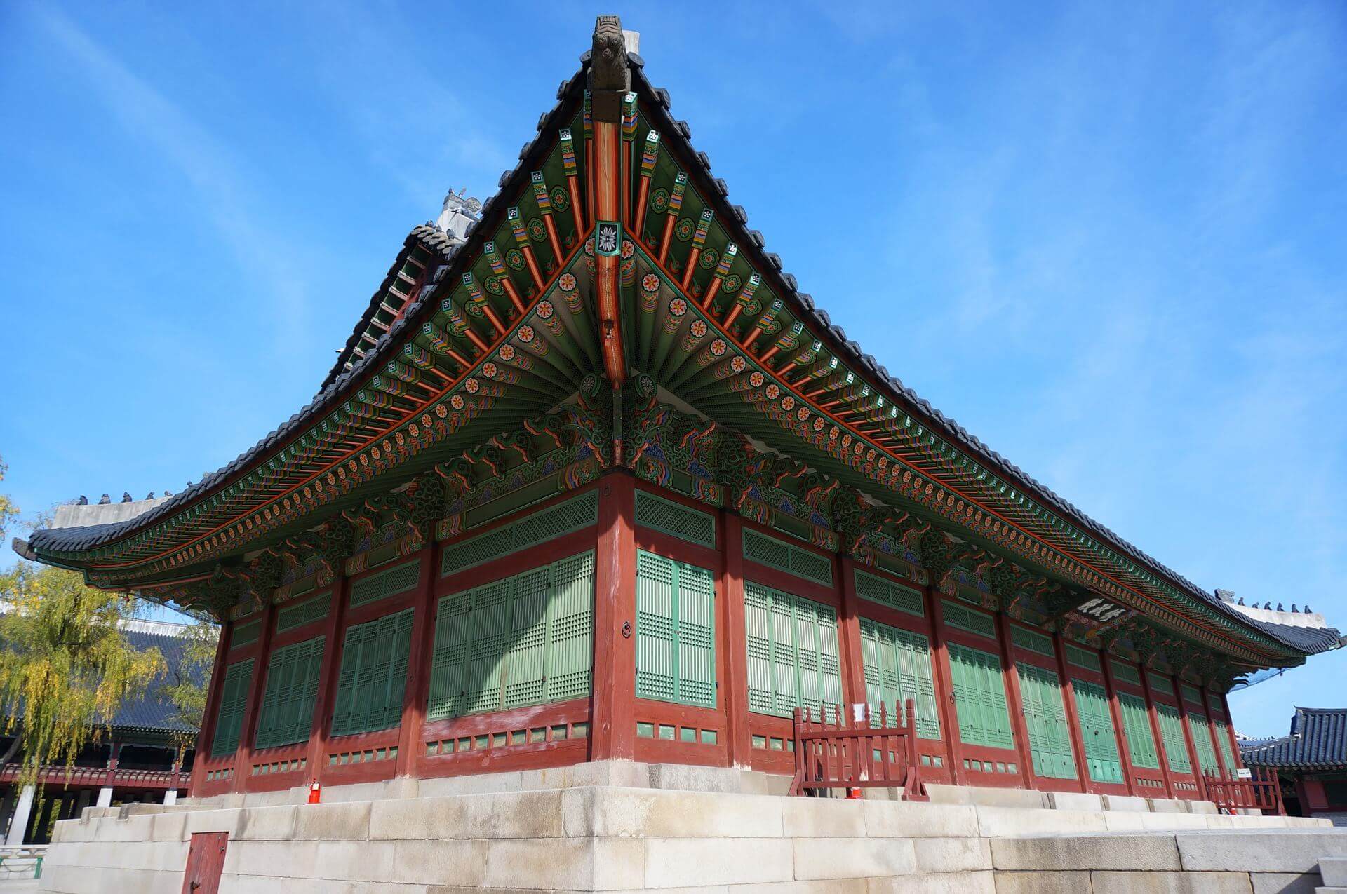 근정전의 추녀